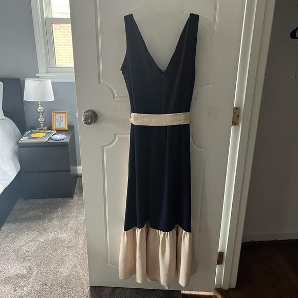 DKNY Navy and Cream Sleeveless Dress - Picture 3 of 6